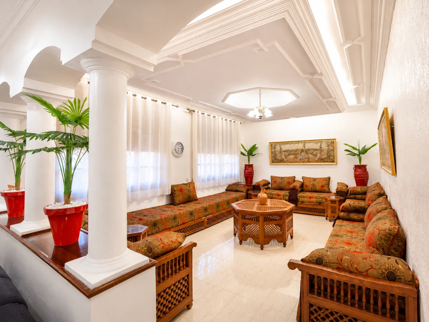 Ruim en licht salon – Villa Conforts Marrakech